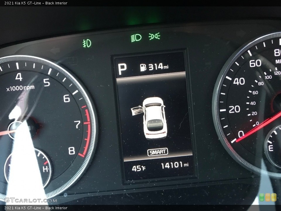 Black Interior Gauges for the 2021 Kia K5 GT-Line #143437416