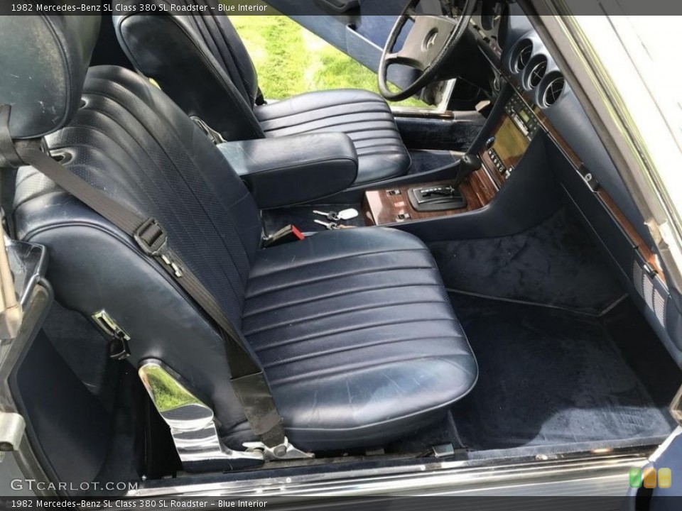 Blue Interior Photo for the 1982 Mercedes-Benz SL Class 380 SL Roadster #143465105