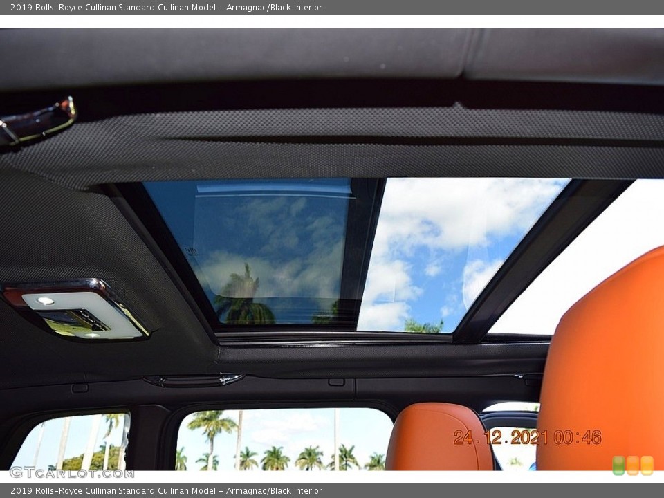 Armagnac/Black Interior Sunroof for the 2019 Rolls-Royce Cullinan  #143470151
