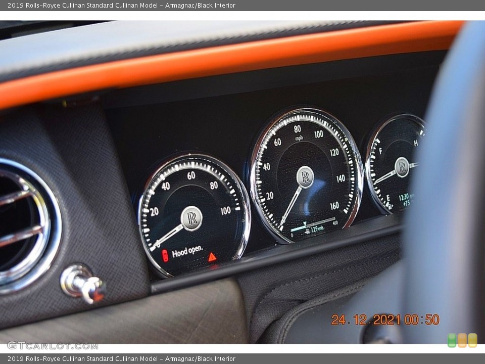 Armagnac/Black Interior Gauges for the 2019 Rolls-Royce Cullinan  #143470352