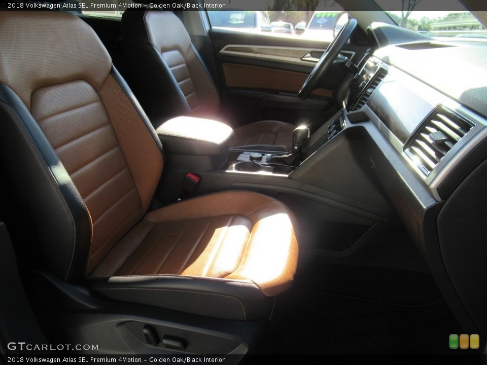 Golden Oak/Black Interior Photo for the 2018 Volkswagen Atlas SEL Premium 4Motion #143474191