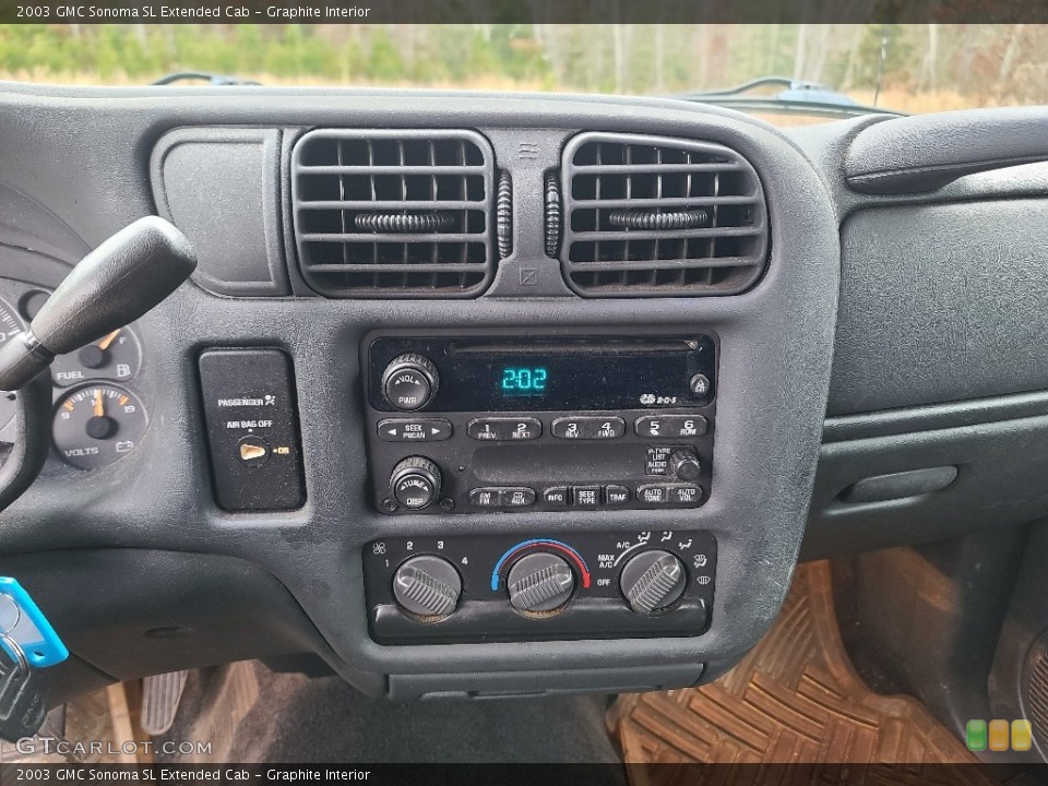 Graphite Interior Controls for the 2003 GMC Sonoma SL Extended Cab #143480280