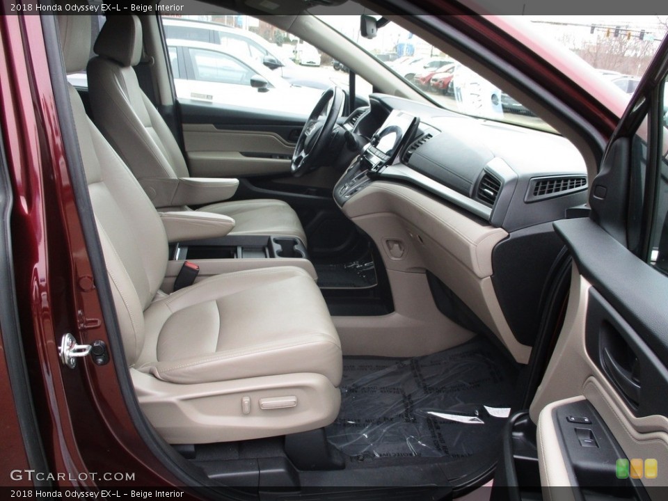 Beige Interior Photo for the 2018 Honda Odyssey EX-L #143494938