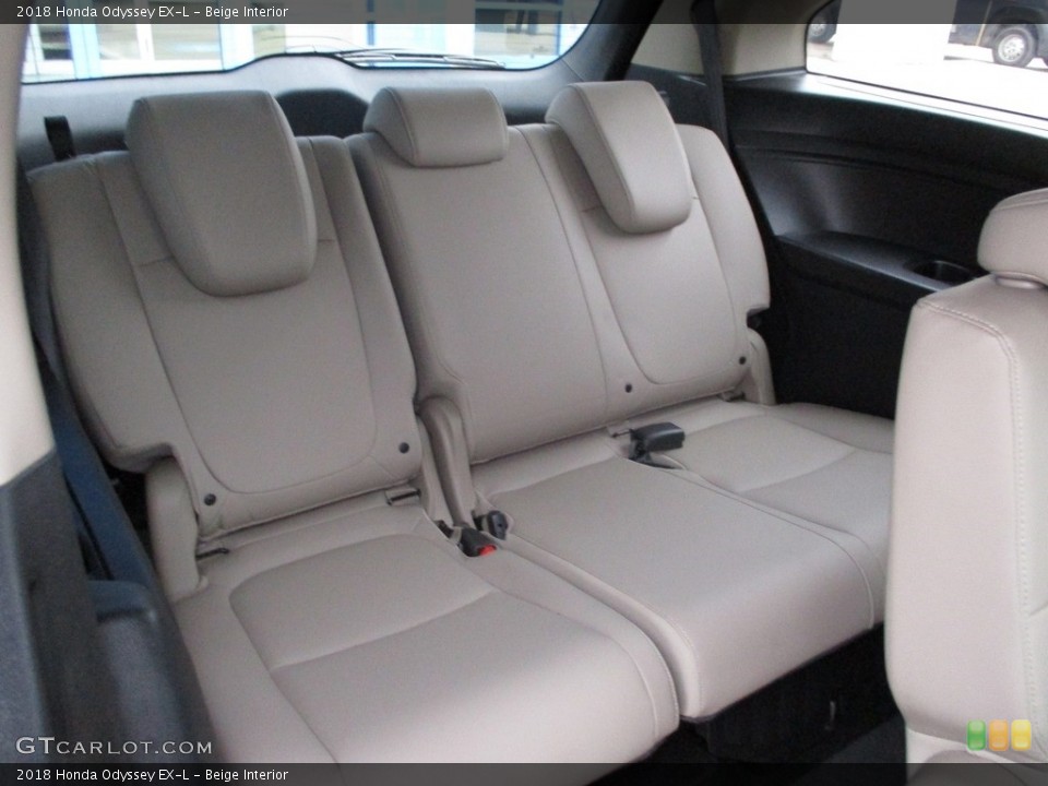 Beige Interior Rear Seat for the 2018 Honda Odyssey EX-L #143495007