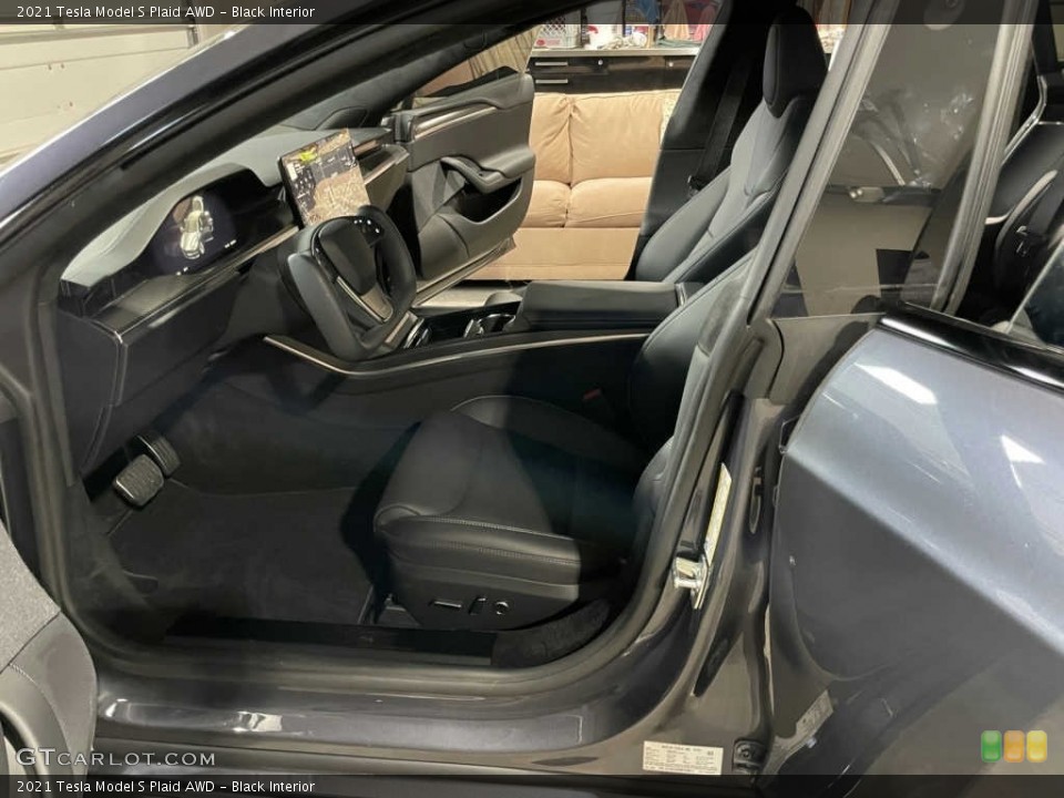 Black Interior Photo for the 2021 Tesla Model S Plaid AWD #143538112