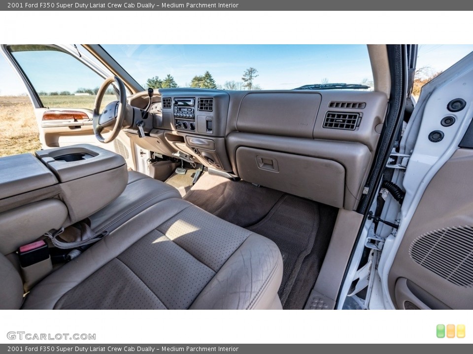 Medium Parchment Interior Dashboard for the 2001 Ford F350 Super Duty Lariat Crew Cab Dually #143542606