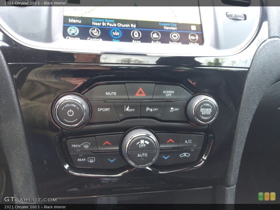 Black Interior Controls for the 2021 Chrysler 300 S #143553940