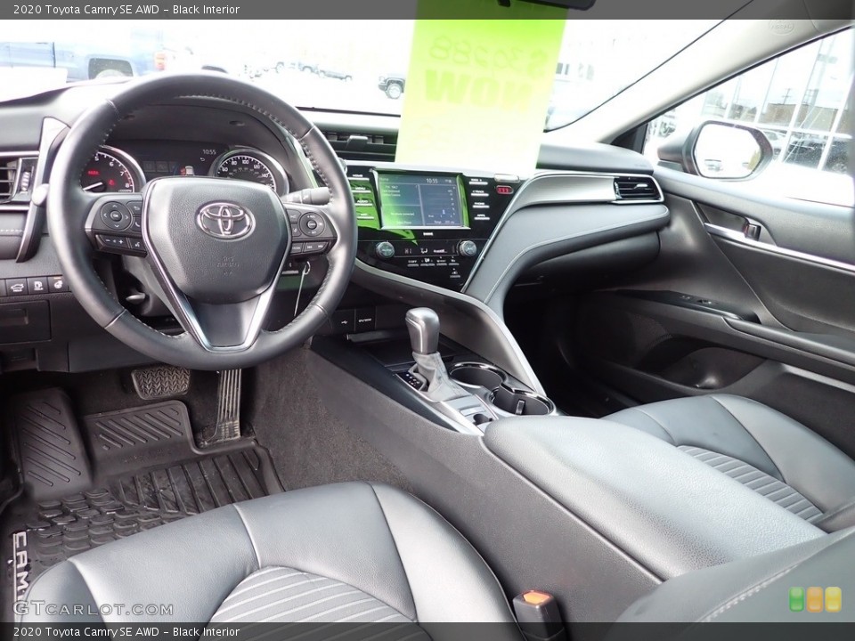 Black Interior Photo for the 2020 Toyota Camry SE AWD #143589640