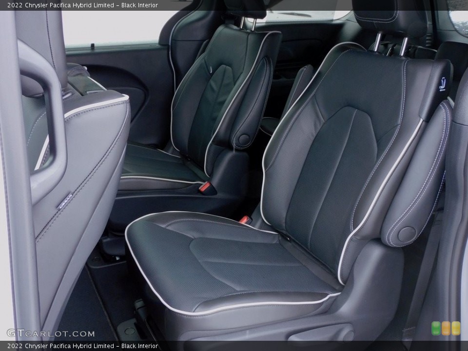 Black Interior Rear Seat for the 2022 Chrysler Pacifica Hybrid Limited #143598803