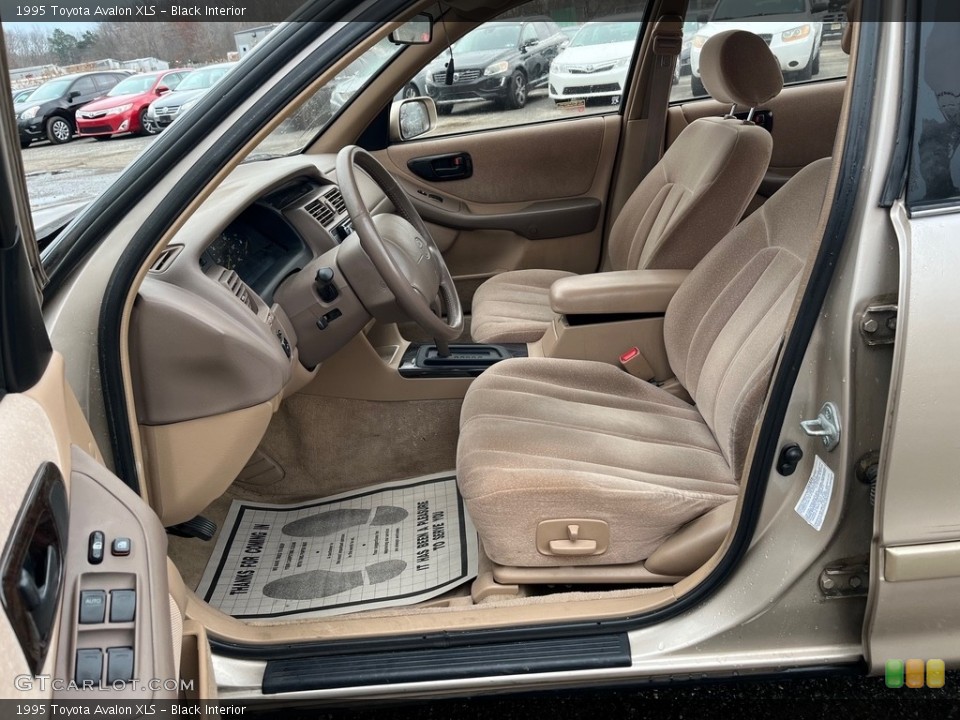 Black Interior Photo for the 1995 Toyota Avalon XLS #143622094