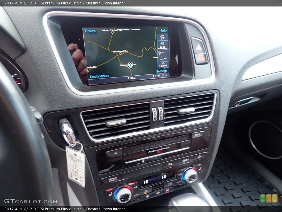 Chestnut Brown Interior Controls for the 2017 Audi Q5 2.0 TFSI Premium Plus quattro #143626958