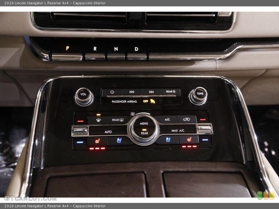 Cappuccino Interior Controls for the 2019 Lincoln Navigator L Reserve 4x4 #143645557