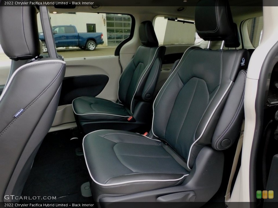 Black Interior Rear Seat for the 2022 Chrysler Pacifica Hybrid Limited #143669030