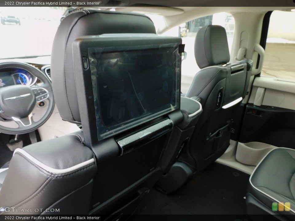 Black Interior Entertainment System for the 2022 Chrysler Pacifica Hybrid Limited #143669072