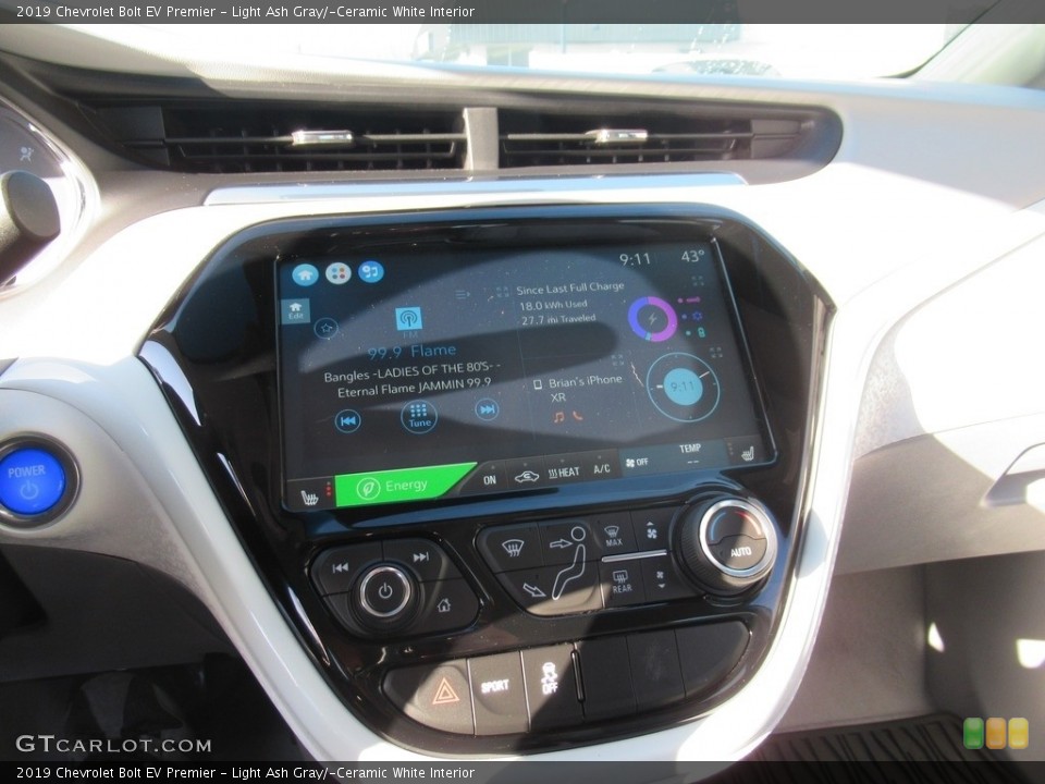 Light Ash Gray/­Ceramic White Interior Controls for the 2019 Chevrolet Bolt EV Premier #143669816