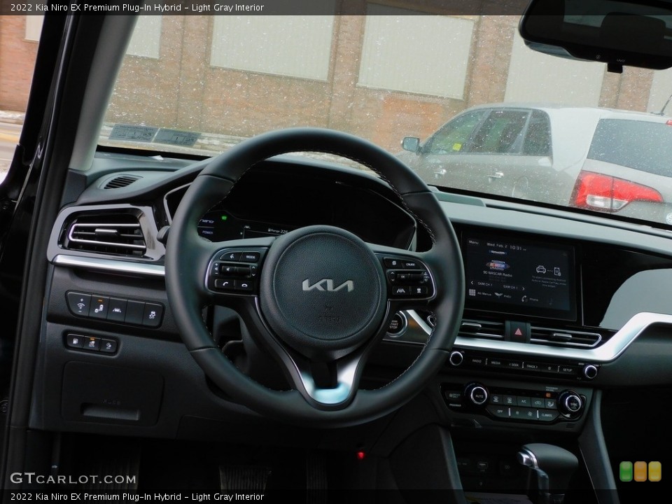 Light Gray Interior Steering Wheel for the 2022 Kia Niro EX Premium Plug-In Hybrid #143671844