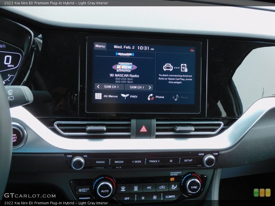Light Gray Interior Controls for the 2022 Kia Niro EX Premium Plug-In Hybrid #143671880