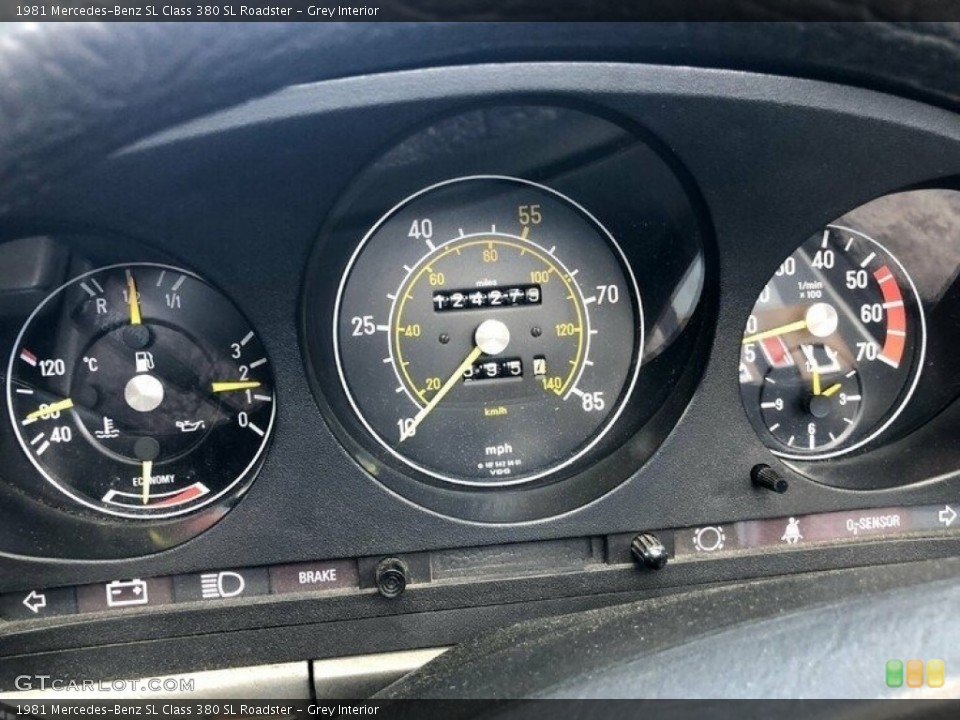 Grey Interior Gauges for the 1981 Mercedes-Benz SL Class 380 SL Roadster #143697168