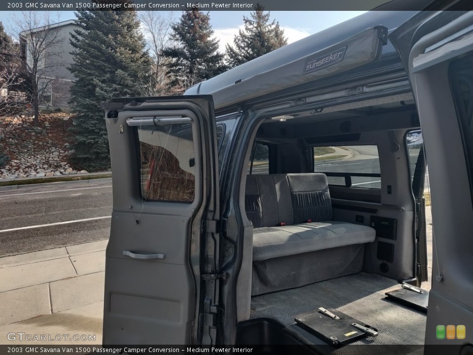 Medium Pewter 2003 GMC Savana Van Interiors