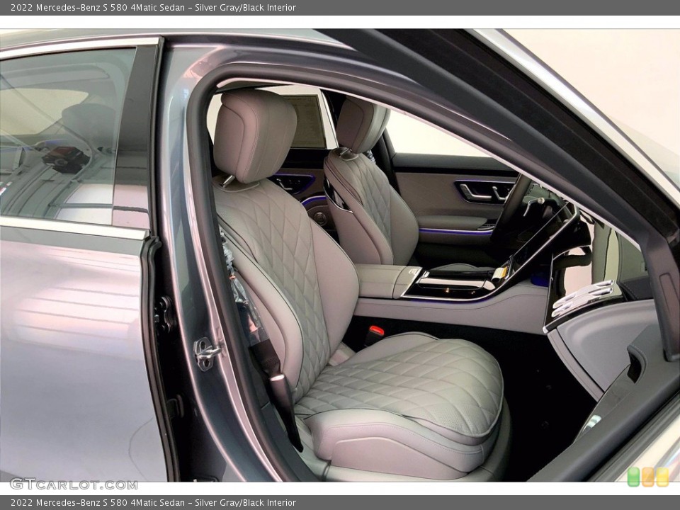 Silver Gray/Black Interior Photo for the 2022 Mercedes-Benz S 580 4Matic Sedan #143738017