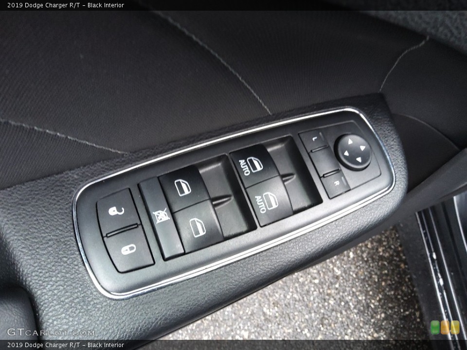 Black Interior Controls for the 2019 Dodge Charger R/T #143753829