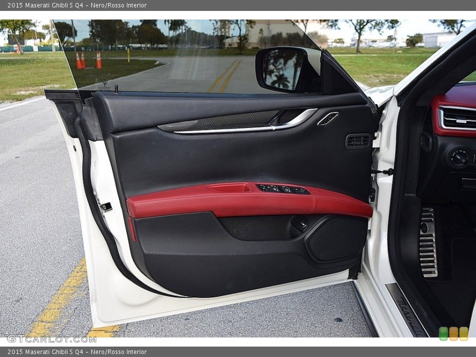 Nero/Rosso Interior Door Panel for the 2015 Maserati Ghibli S Q4 #143806309