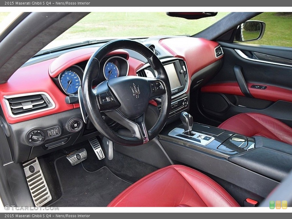 Nero/Rosso 2015 Maserati Ghibli Interiors