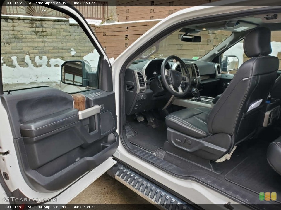 Black Interior Photo for the 2019 Ford F150 Lariat SuperCab 4x4 #143822322