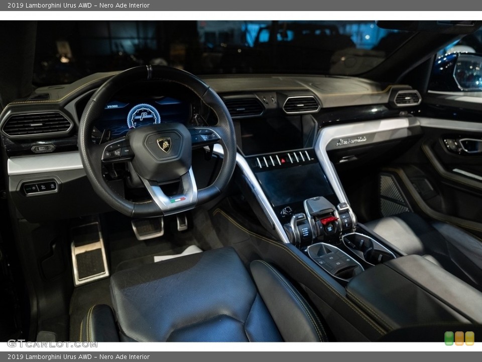 Nero Ade Interior Photo for the 2019 Lamborghini Urus AWD #143858974