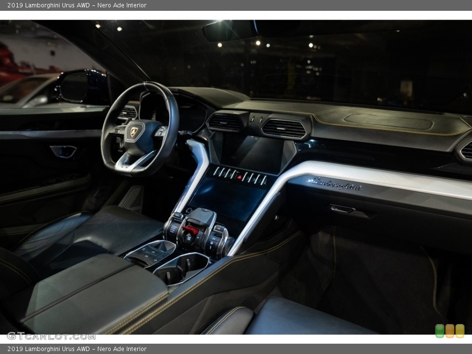 Nero Ade Interior Dashboard for the 2019 Lamborghini Urus AWD #143859103