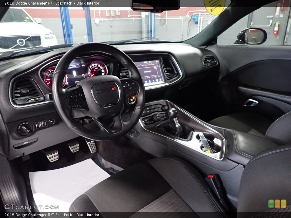 Black Interior Photo for the 2018 Dodge Challenger R/T Scat Pack #143884176