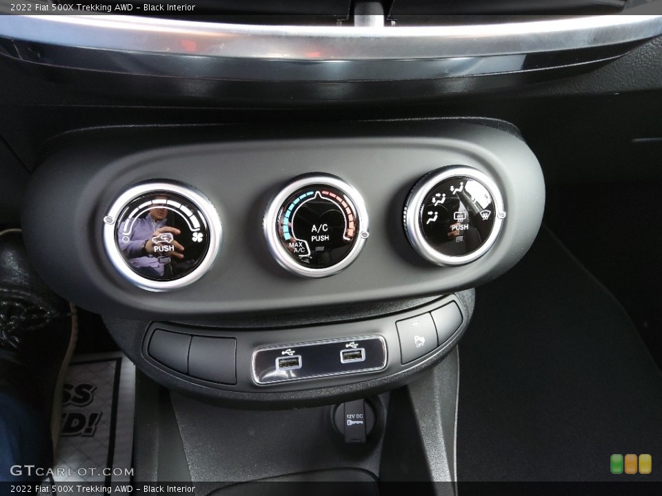 Black Interior Controls for the 2022 Fiat 500X Trekking AWD #143885958