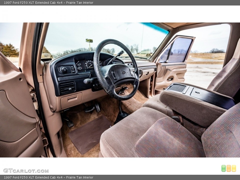 Prairie Tan Interior Photo for the 1997 Ford F250 XLT Extended Cab 4x4 #143903172