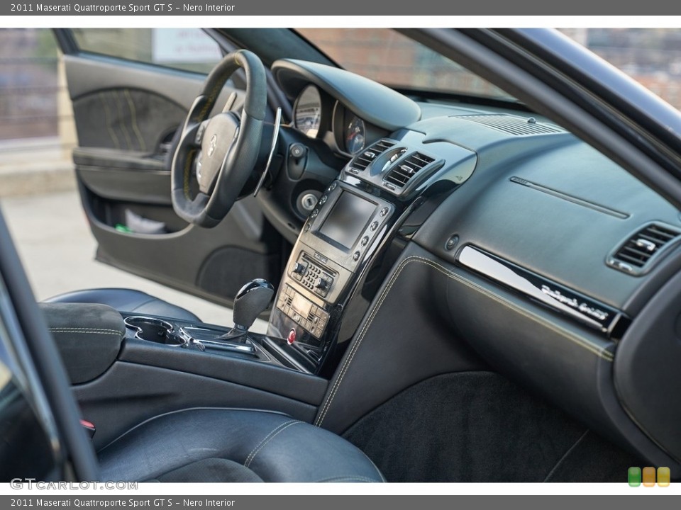 Nero Interior Dashboard for the 2011 Maserati Quattroporte Sport GT S #143914799