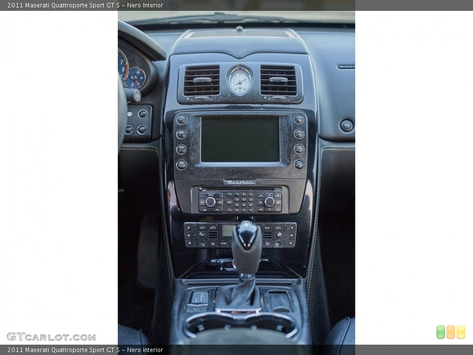 Nero Interior Controls for the 2011 Maserati Quattroporte Sport GT S #143914844