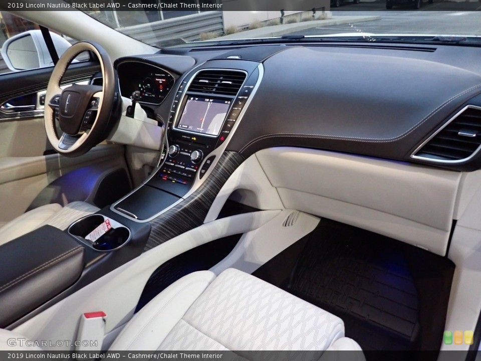 Cashmere/Chalet Theme Interior Photo for the 2019 Lincoln Nautilus Black Label AWD #143946493