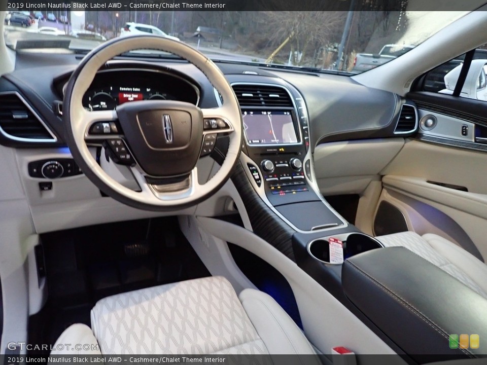 Cashmere/Chalet Theme Interior Photo for the 2019 Lincoln Nautilus Black Label AWD #143946598