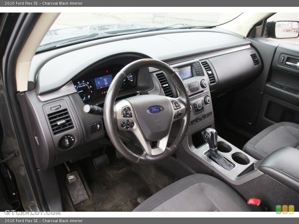 Charcoal Black Interior Dashboard for the 2016 Ford Flex SE #144004557