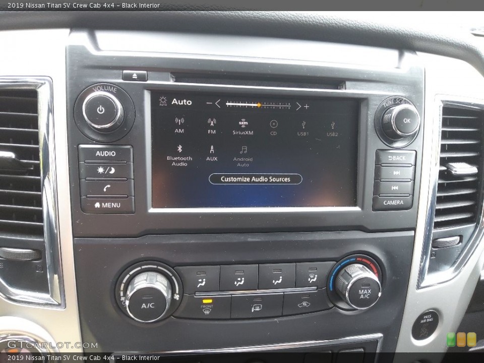 Black Interior Controls for the 2019 Nissan Titan SV Crew Cab 4x4 #144006141