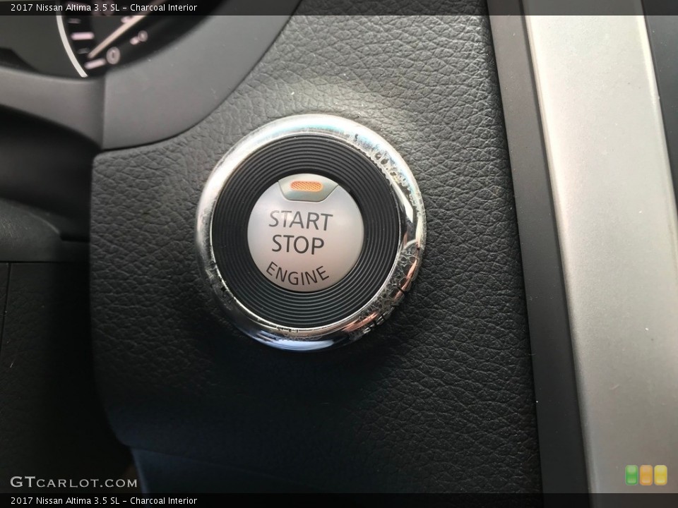 Charcoal Interior Controls for the 2017 Nissan Altima 3.5 SL #144008757
