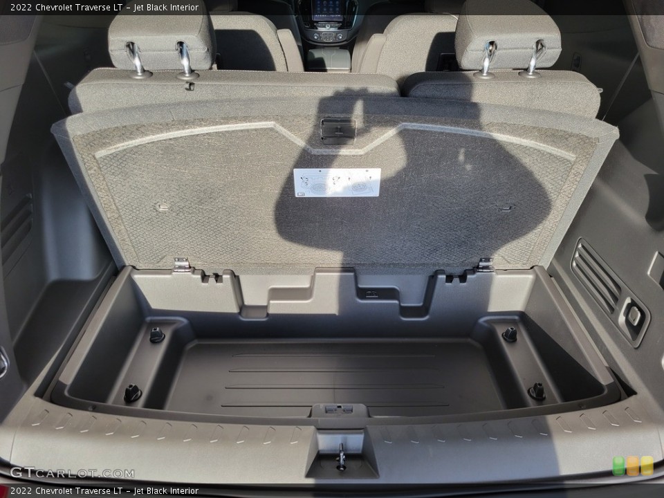 Jet Black Interior Trunk for the 2022 Chevrolet Traverse LT #144015467