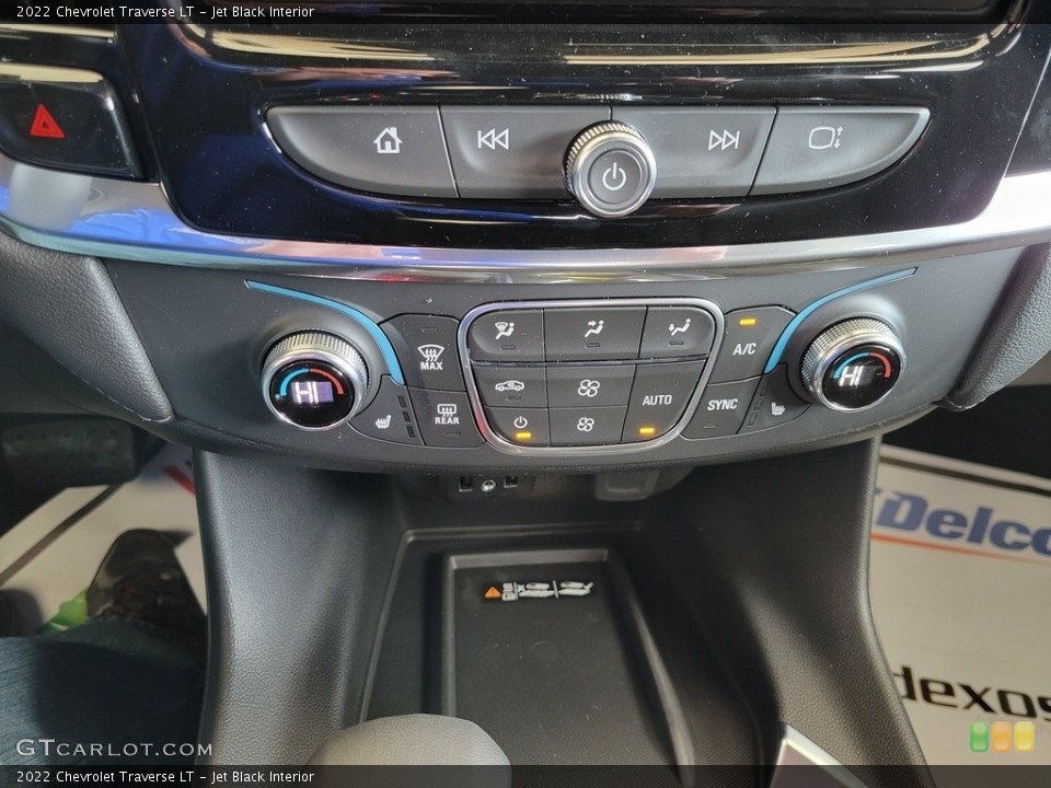 Jet Black Interior Controls for the 2022 Chevrolet Traverse LT #144015932