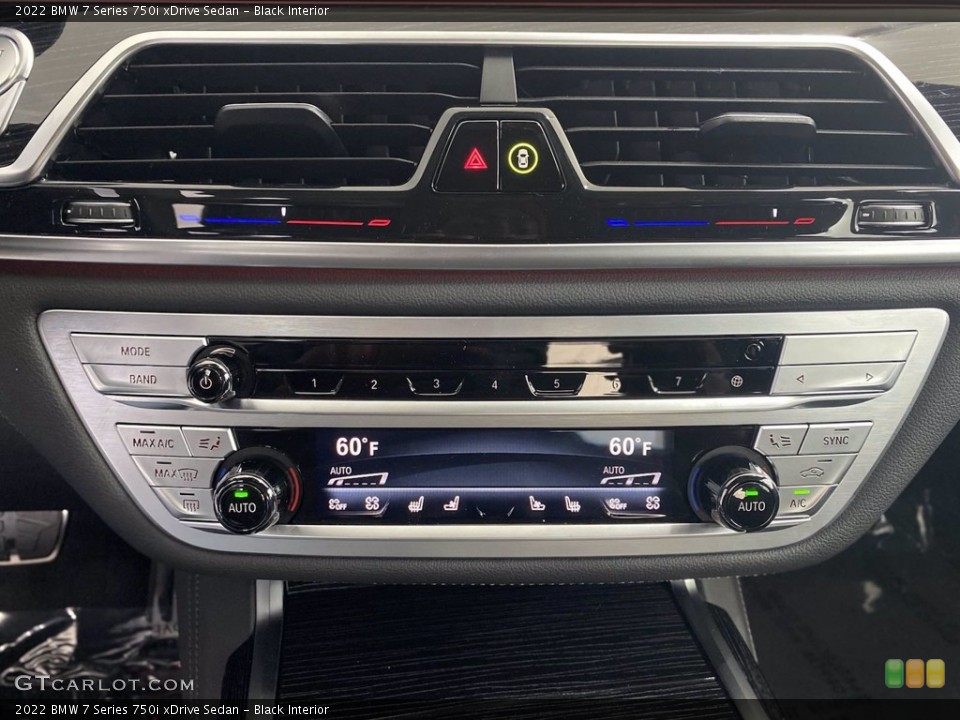 Black Interior Controls for the 2022 BMW 7 Series 750i xDrive Sedan #144020029