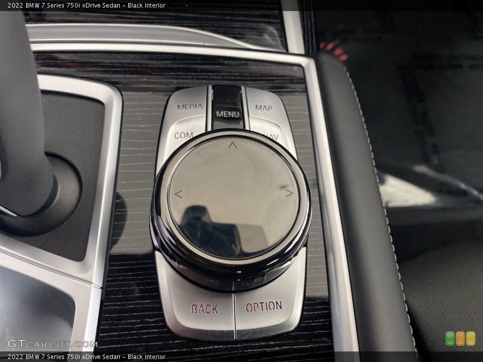 Black Interior Controls for the 2022 BMW 7 Series 750i xDrive Sedan #144020107