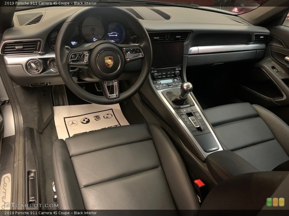 Black Interior Photo for the 2019 Porsche 911 Carrera 4S Coupe #144029254