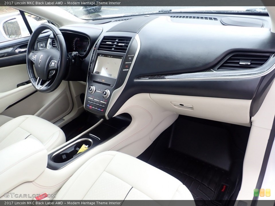 Modern Heritage Theme Interior Photo for the 2017 Lincoln MKC Black Label AWD #144046270