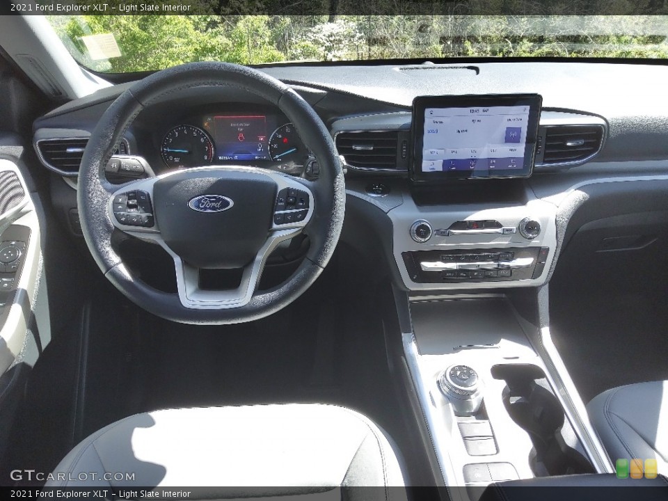 Light Slate Interior Dashboard for the 2021 Ford Explorer XLT #144063579