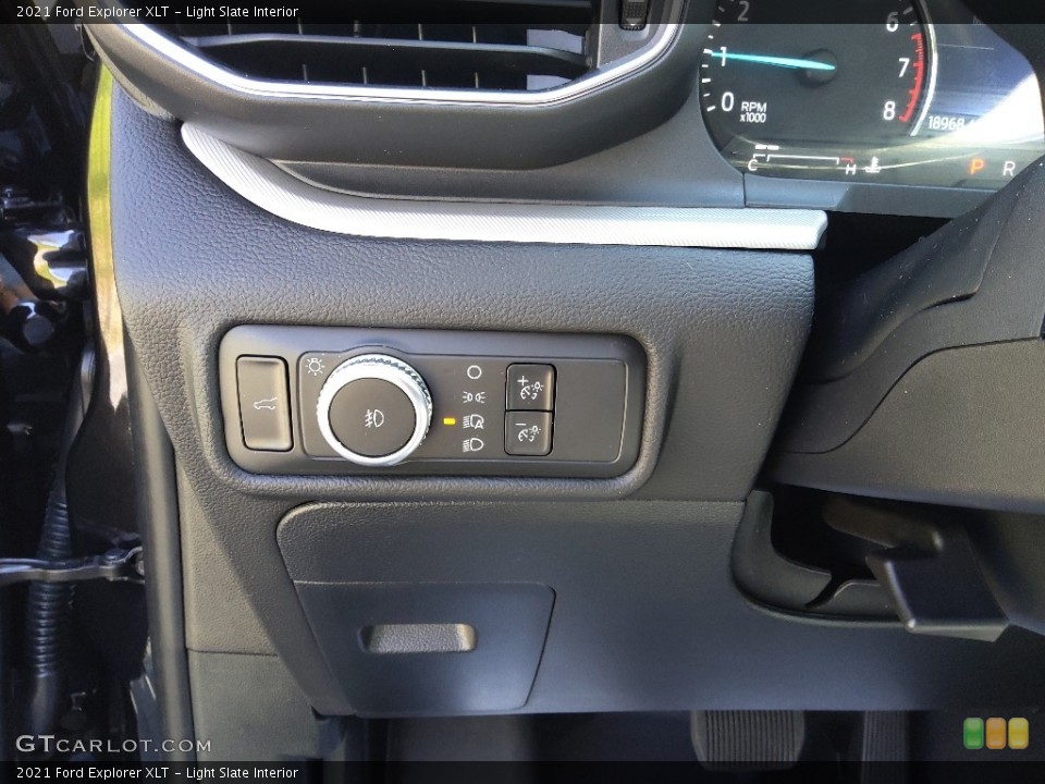 Light Slate Interior Controls for the 2021 Ford Explorer XLT #144063609