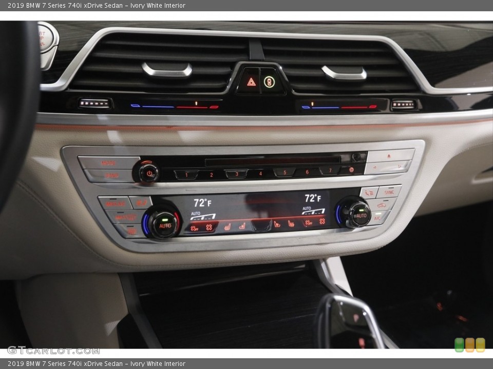 Ivory White Interior Controls for the 2019 BMW 7 Series 740i xDrive Sedan #144065832
