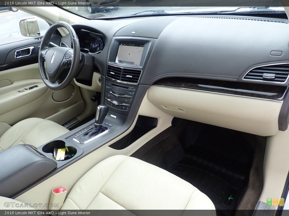 Light Dune Interior Dashboard for the 2016 Lincoln MKT Elite AWD #144086984